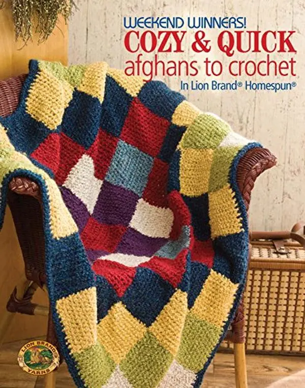 USED-Weekend Winners! Cozy and Quick Afghans to Crochet in Lion Brand Homespun-Grannies, blocks, strips or all in one piece, it's easy to make these adorable blankets in next to no time by Lion Brand Yarns (Paperback)