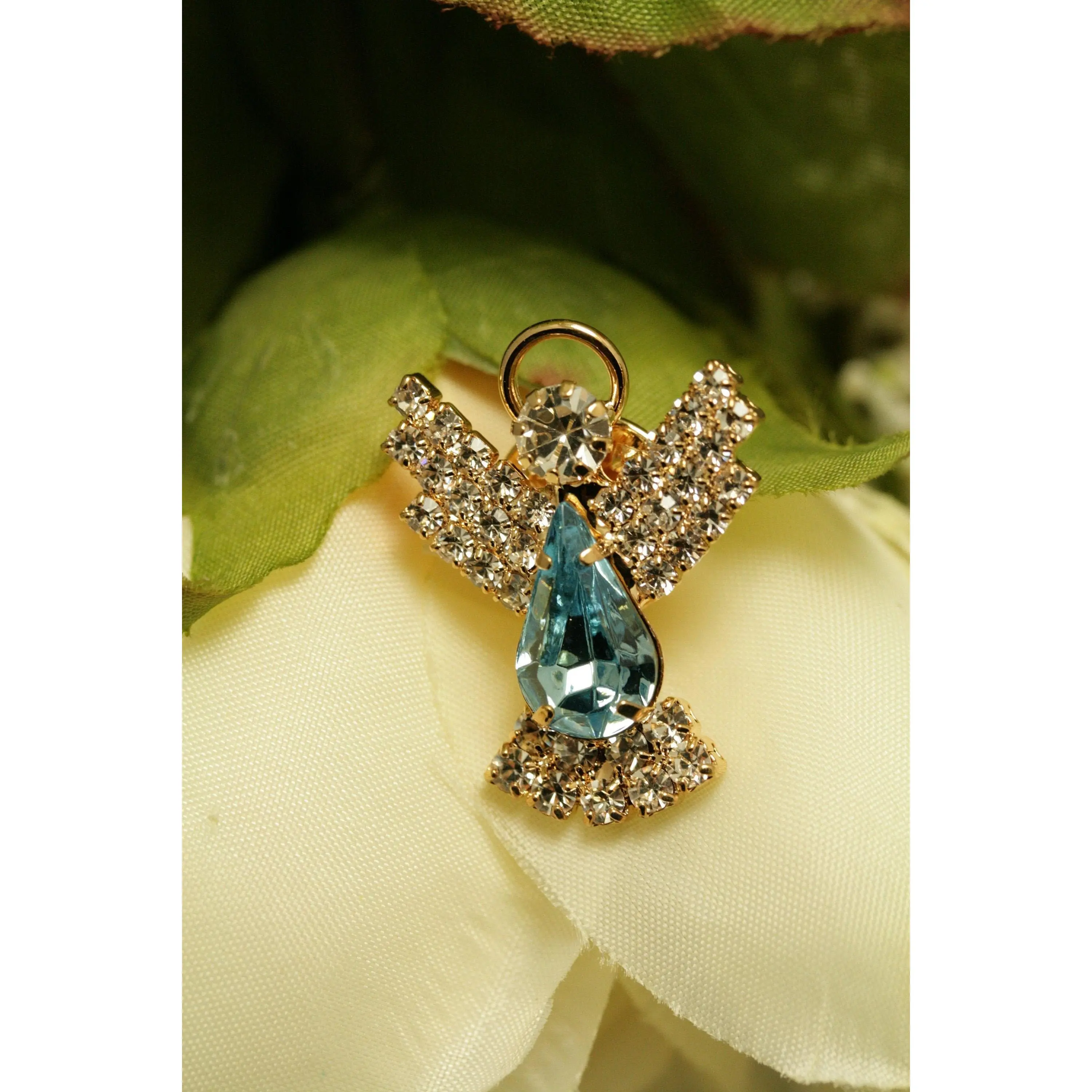 Women's Austrian Crystal Rhinestone Halo Angel Tac Pin Brooch - Casual Vintage Gold Metal Coating Push Pin Collar Accessory for Fashion Clothes, Ideal for Church Events, Gifting Occasions, Ceremonies