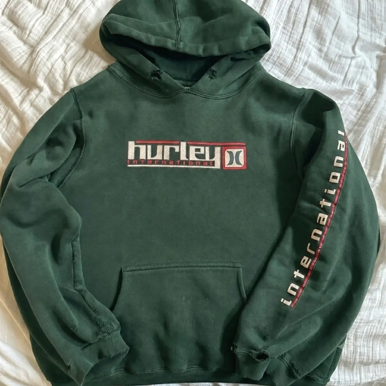 Vintage Hurley International Hoodie Y2K Surf Skate Pullover Hoodie Distressed Streetwear Black Graphic Sweatshirt B