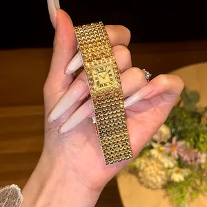 Women Luxury Gold Square Watch Vintage Roman Numeral Dial Quartz Wristwatch Elegant Bangle Bracelet Dress Watch for Ladies Gift
