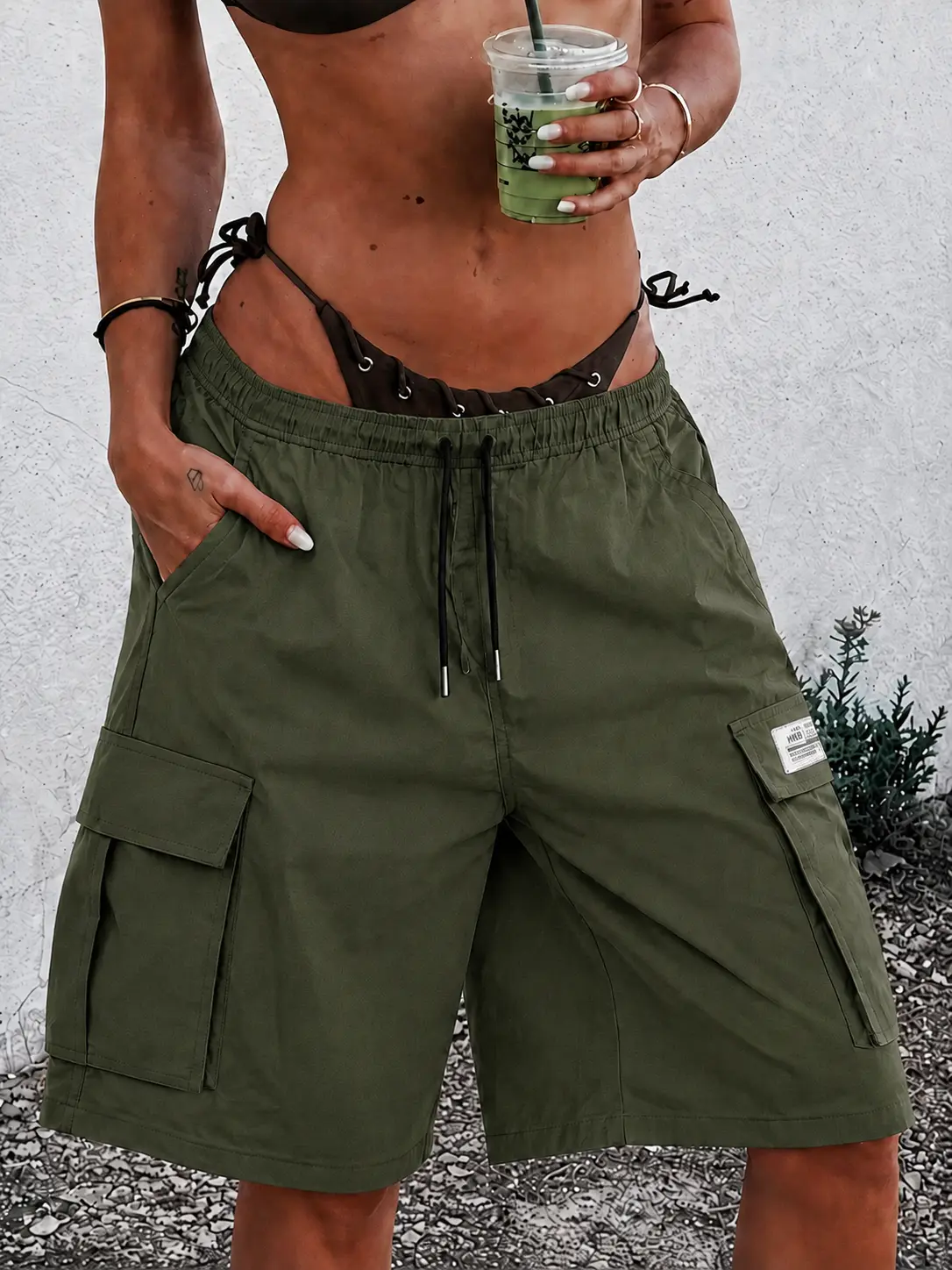 Plus-size women’s casual fashion shorts — drawstring design, loose plus-size fit for summer beach wear, slightly stretchy twill fabric, multi-pocket design, suitable for everyday work and leisure; plus-size womenswear; new for Summer 2026.