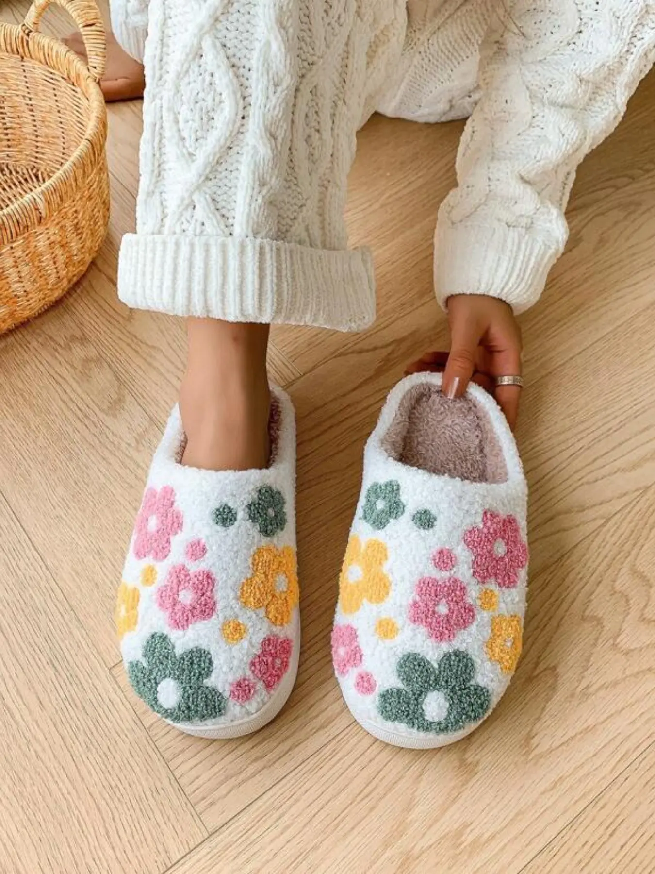 Women's Floral Decorated Cotton Slippers, Thick Plush Lining, Non-Slip Rubber Sole, Sweet Style Indoor Home Shoes, Fall & Winter Footwear
