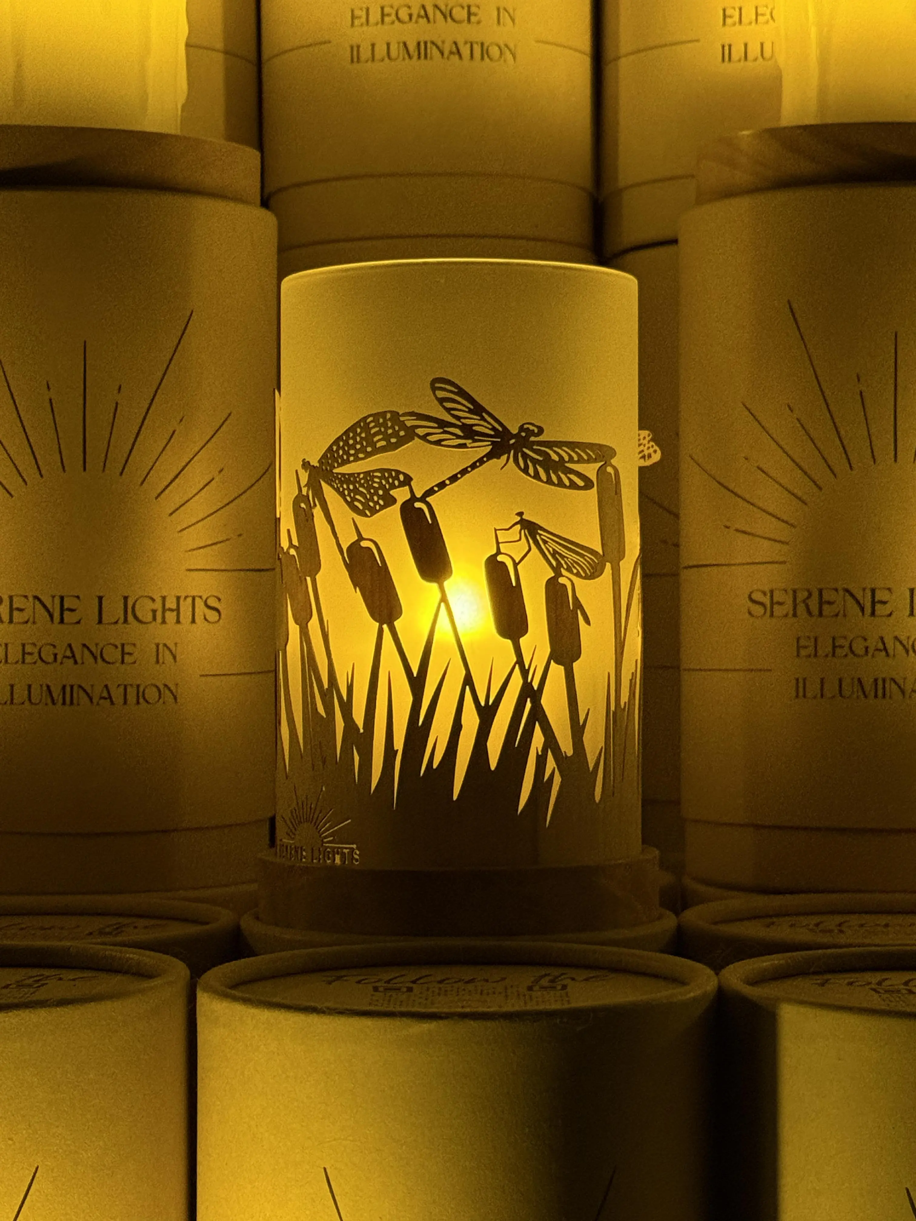 Serene Lights Dragonfly & Cattail Flameless Novelty Lights - Battery-Operated, Remote Control, Automatic Oak Design - Ideal for Housewarming Gifts & Home Decor