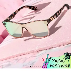 Tortoise Shell Pattern Flat Top Sunglasses for Women - Sun Protection, Lightweight Design, Ideal for Women and Men