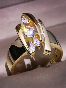 Fashion Rhinestone Decorated Ring, Wedding Engagement Bridal Jewelry, Stylish Zircon Ring with Textured Metal Gift for Women, Elegant Glittering Ring