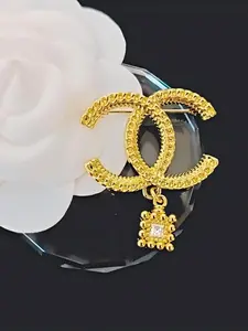 Lock Chain Letter Women's Brooch, Elegant Design, All-Season Accessory, Perfect for Any, Stylish and Unique Jewelry Piece