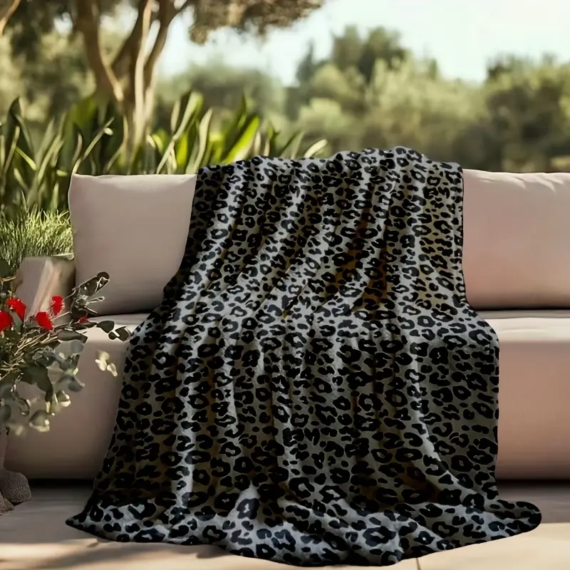 Grey Black Leopard Print Flannel Blanket Soft Plush Warm Throw Blanket, Modern Neutral Wild Animal Spot Decorative Couch Bedroom Nap Blanket, Giftable Trendy Minimalist Leopard Lovers Comfort Blanket for All Seasons