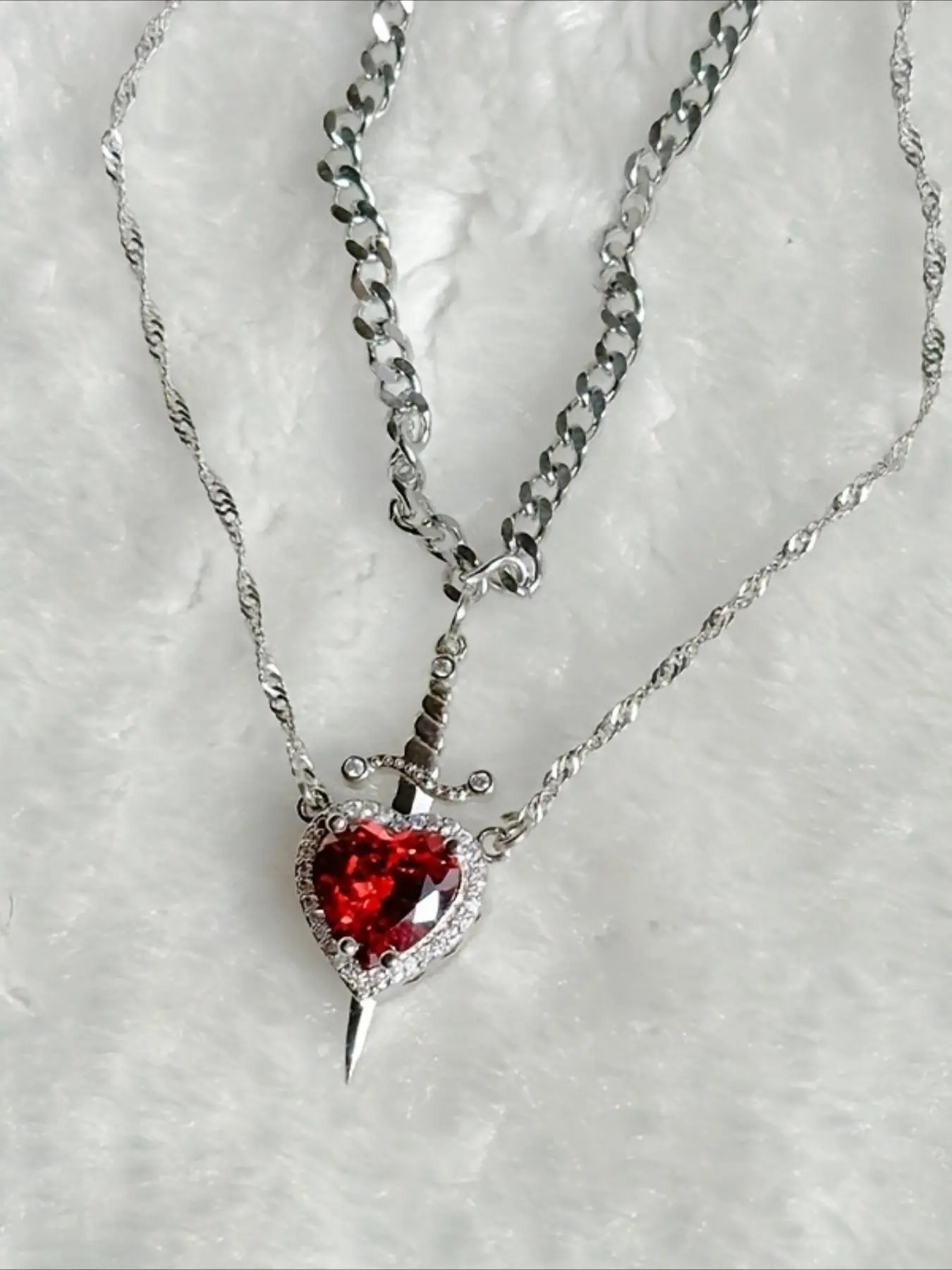 2pcs Heart and Sword Necklace Set, Love Heart Necklace, Fashion Matching Necklace, Unique Couple's Jewelry, Jewelry Accessories, Silver Color, Durable Fashion Accessory, Birthday Gift Jewelry, Perfect for Weddings & Parties, Includes Rose Box