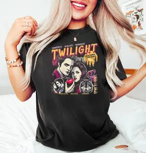 Retro Vintage Twilight Shirt, Twilight Fans Homage T-shirt, Gift For Book Lover Twilight Saga Comic Retro