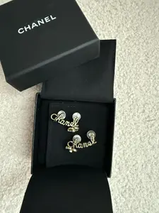 Pre-owned Chanel Logo Turnlock Earrings