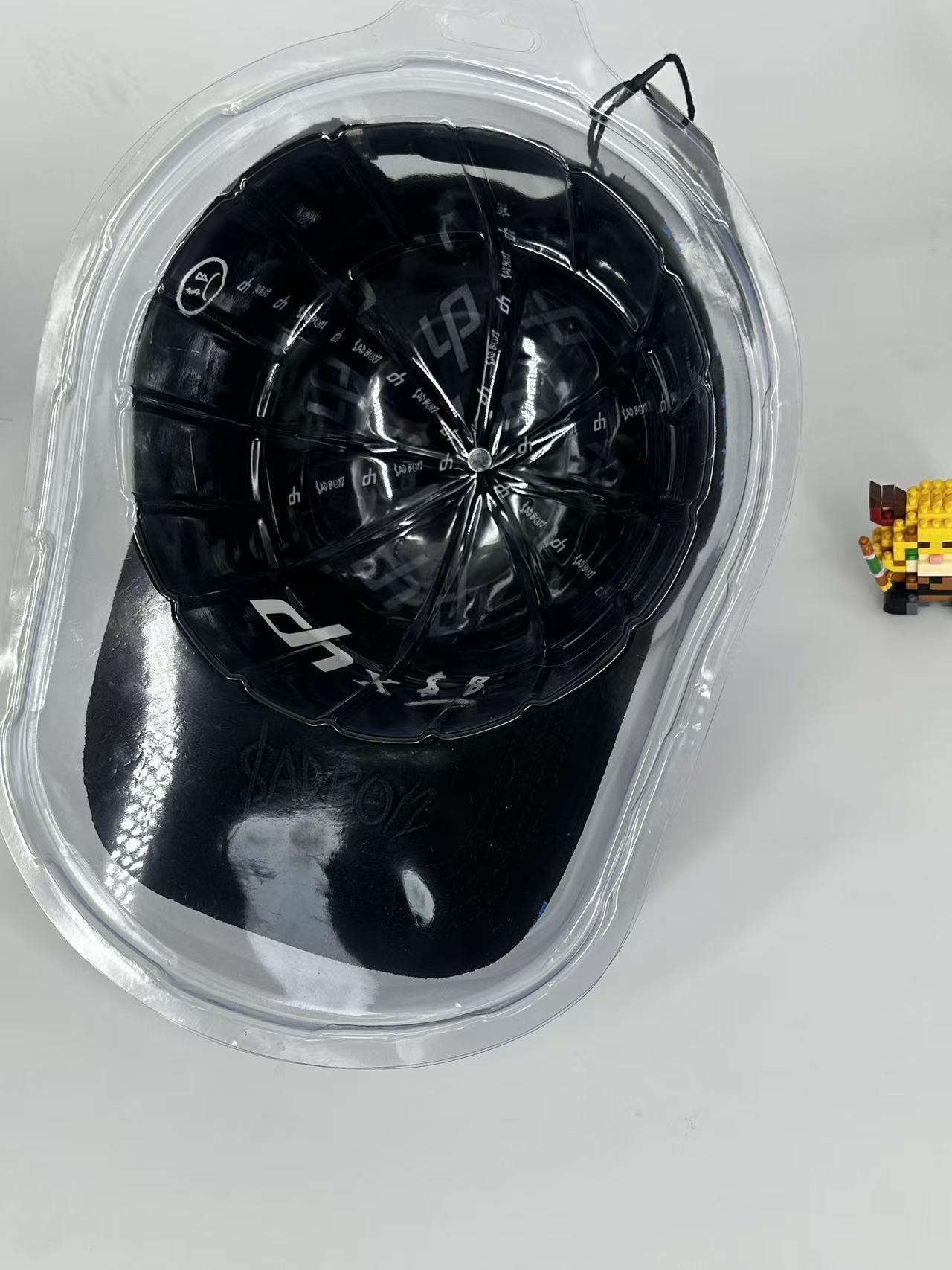 Hip Hop Street Fashion Snapback Cap, Y2K Rhinestone Embroidered Graffiti Hat, Adjustable Urban Streetwear Baseball Cap for Men