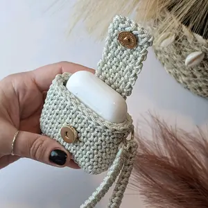 Crochet Airpod Case | Color Ecru