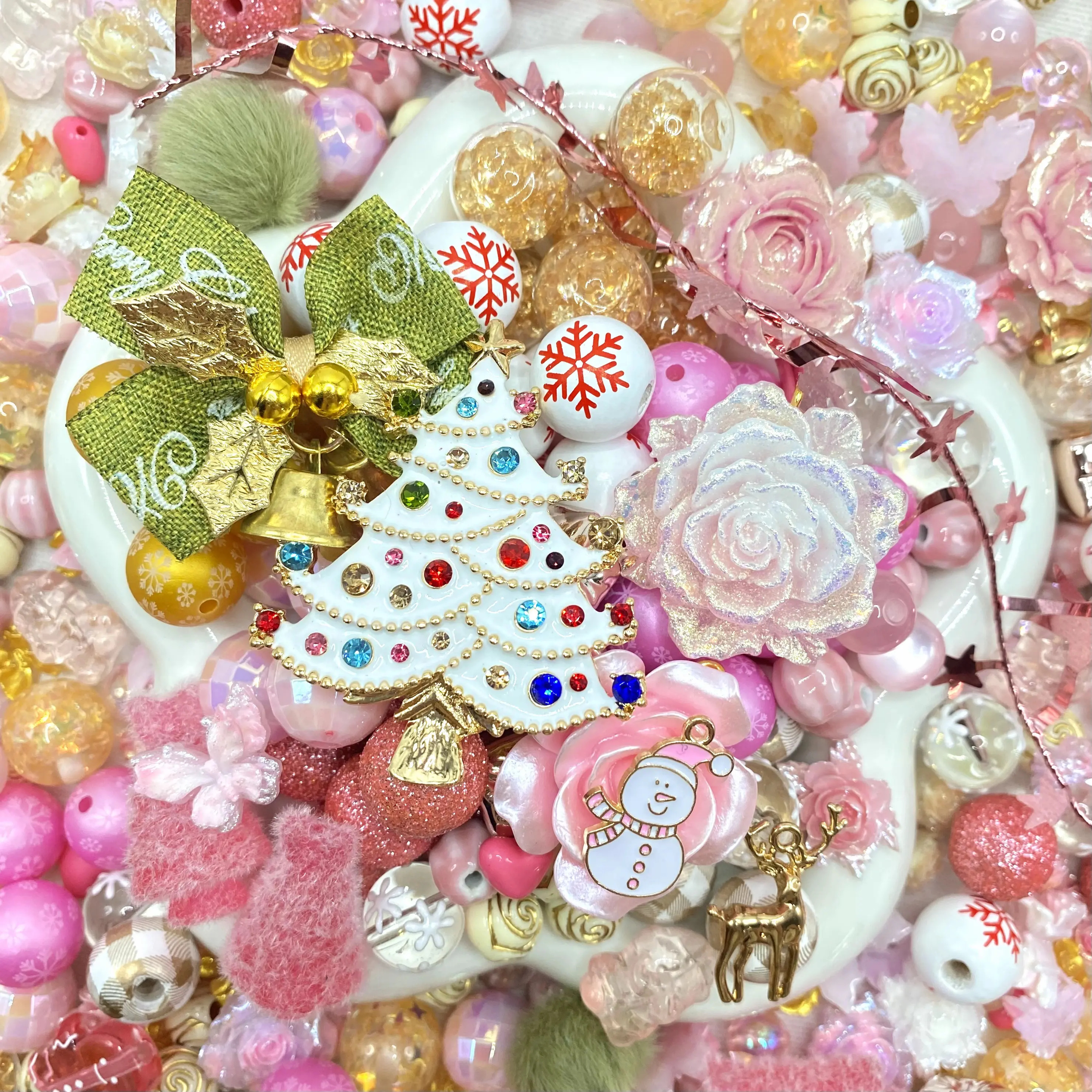 Santa's Pink Ho Ho Ho - Bead Mix for Keychain DIY Crafts – 16/20mm Silicone, Resin & Acrylic Beads