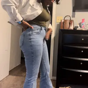 GILIPUR Y2K Women's High Waist Flare Leg Jeans, Casual Button Fly Pocket Design Bell Bottom Denim, Women's Bottoms for Daily Wear, Kardashian Style, 000 Jeans, Light Wash