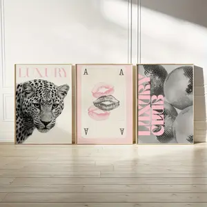 3-Piece Set / Modern Luxury Wall Art Pink Leopard Print Lip Prints and Disco Ball Fashion Canvas Poster Set Graphic Prints Artwork Perfect for Bedroom or Living Room Decor Art Wall Decoration 2D Flat Decorative Art
