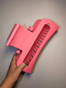 Giant Hair Claw