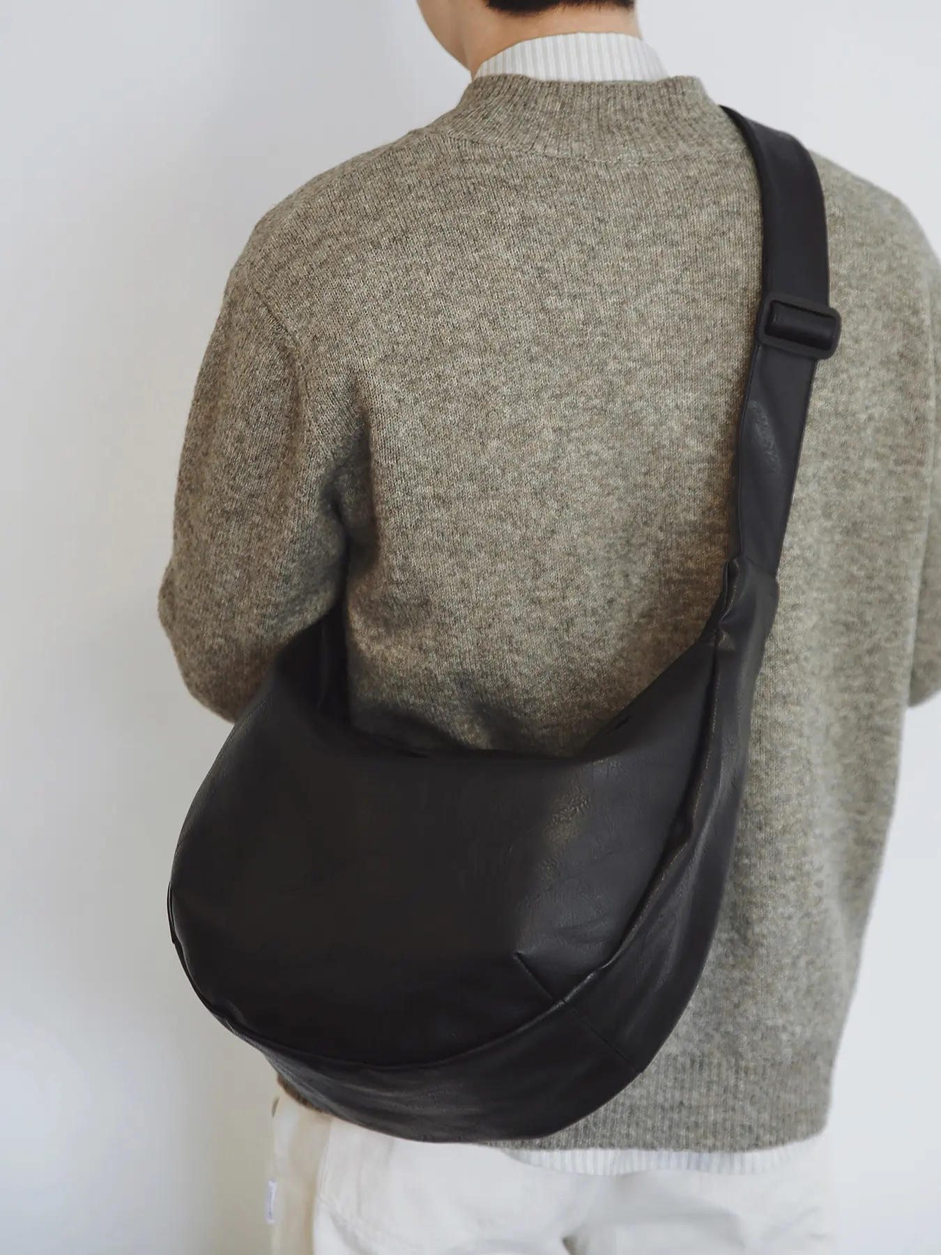 1pc Men's single shoulder tote crossbody bag, Everyday crossbody bag, solid color adjustable shoulder strap zipper closure, casual, simple, practical, suitable for daily commuting, dining, dating, shopping, Casual crossbody bags