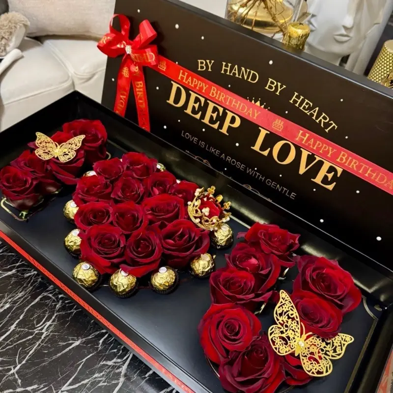 "I Love You" Box with Preserved Roses Photos & Personalized Messages for Special Occasions