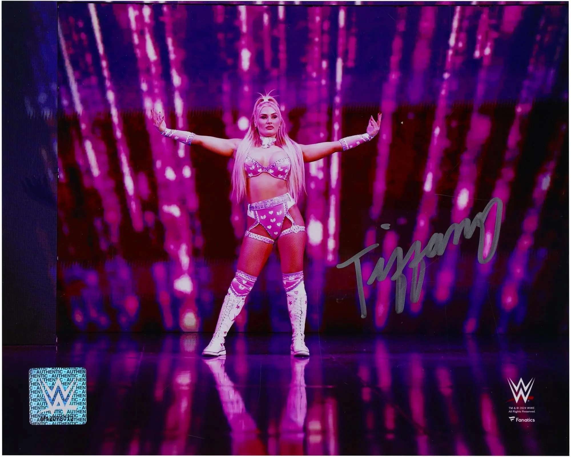 Tiffany Stratton WWE Autographed 8" x 10" Entrance Photograph - Fanatics Authentic Certified