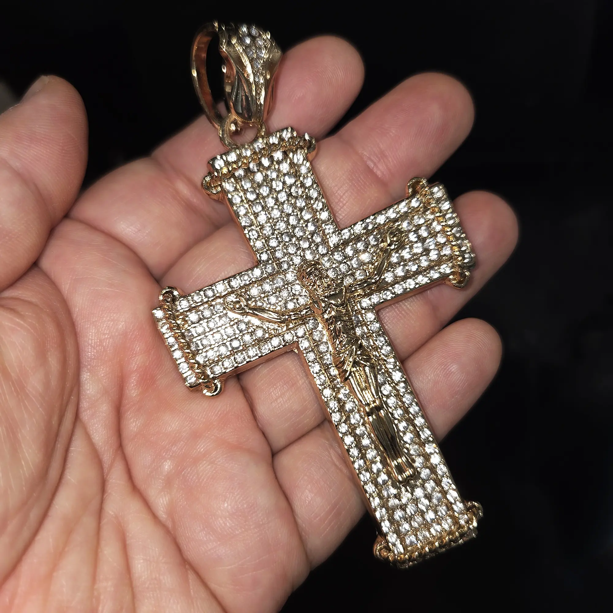 MaxBling81 Men's Gold or Silver Plated Crucifix Pendant, Large Iced Out Hip Hop Style with Glossy Cubic Zirconia, Fashion Chic Accessories, Glitter Cross Pendant, Daily Wear, Male, Crucifix Shape, Casual Hip Hop, Charms & Pendants