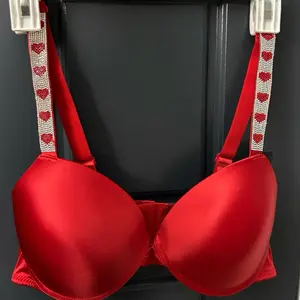 1 Piece Bra Heart Rhine Stone Pattern Trim Push Up Bra Adjustable Shine with Unique Strap Design Fashion Womenswear Love
