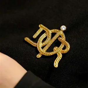 Women's Rhinestone Letter Brooch Pin, Cute Vintage Style Jewelry Gift for Girls, Fashion Accessory for All Occasions