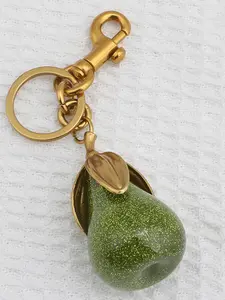 Fruit Design Keychain, Cute Pear-Shaped Keychain for Women & Men, Fashion Accessory for Bag Decoration, Trendy Versatile & Exquisite Keychain, Ideal as a Birthday Gift, Keychain for Bags