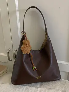 Large capacity retro texture versatile shoulder bag, Handbag Shoulder Bag, niche design simple casual temperament tote bag, generous texture fashionable bucket bag, suitable for attending gatherings, commuting, daily outings, Textured Shoulder Bag
