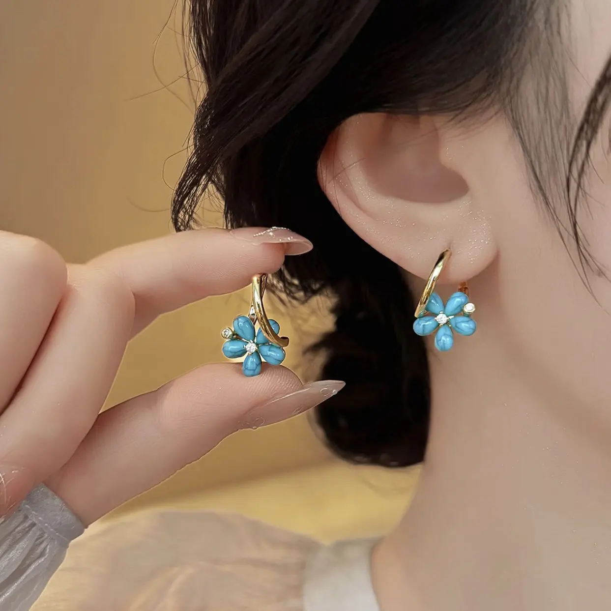 Blue Turquoise Flower Artificial Gemstone Earrings - Light Luxury High-End Unique Design, Versatile Stylish Jewelry Accessories, Single Pair Elegant Decoration E50064-EH