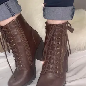 Lucia boots Round Toe Ankle Brown lace up