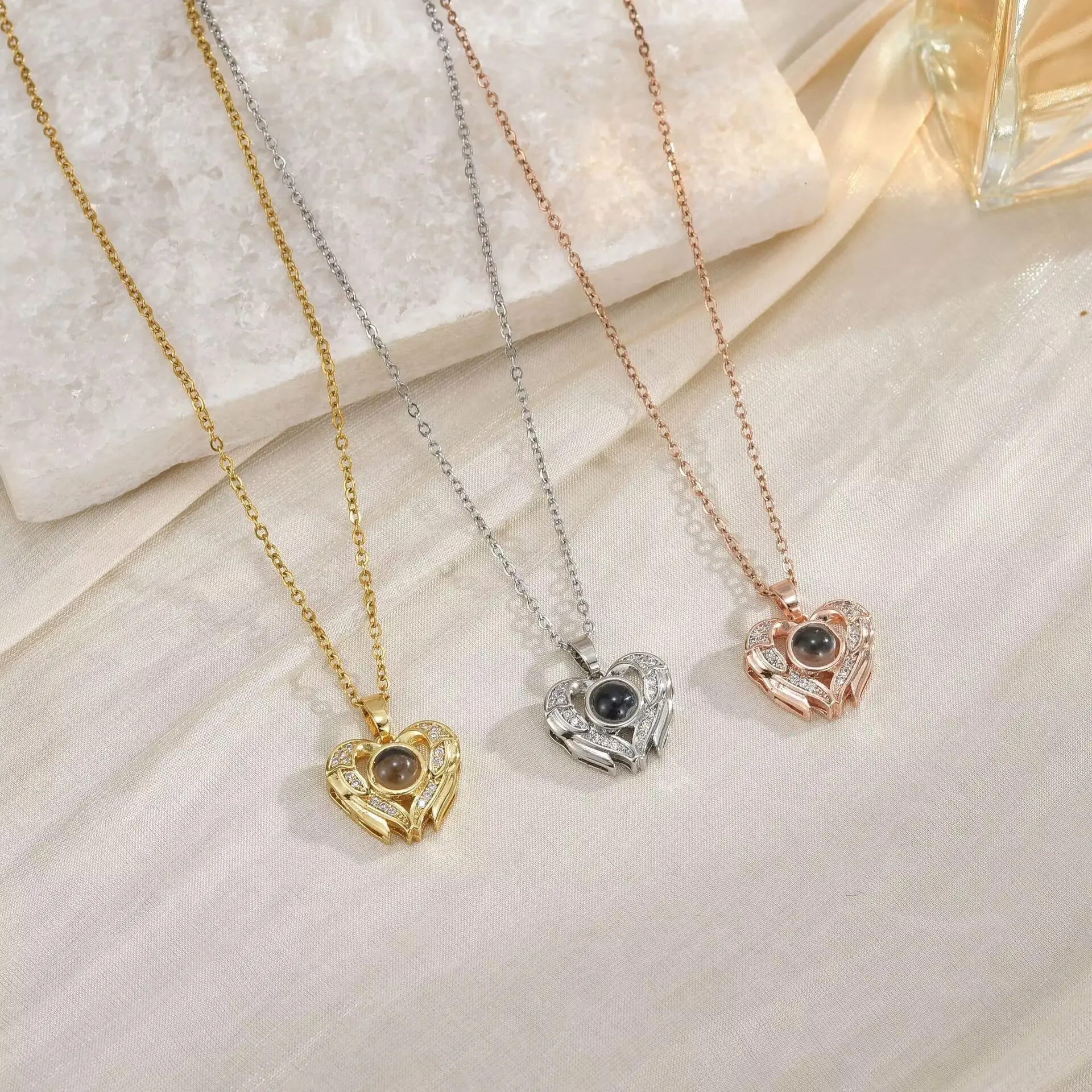 NOKMIT Women's Heart-Shaped Projection Necklace - 100 Languages "I Love You", Polynesian Style Clavicular Pendant, Elegant Fashion Costume Jewelry for Mothers