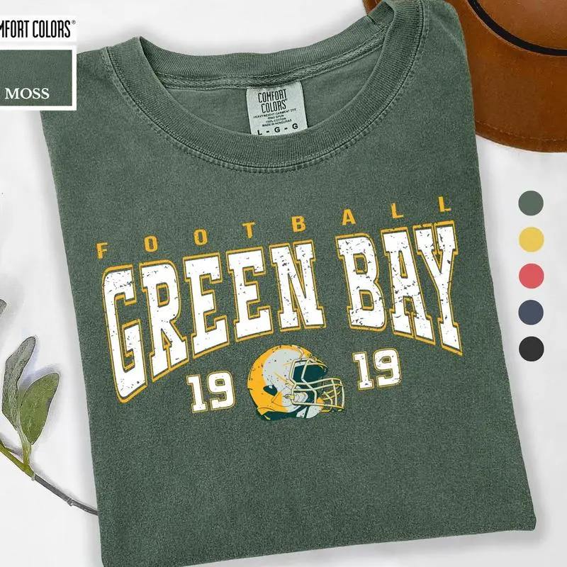 Green Bay Football Shirt, Retro Game Day T-Shirt, Vintage Style 80s, Trendy Green Bay Fan Gift, #Packerrrs Football Shirt