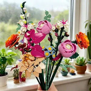 749 pieces of romantic and cute pink and white flower bouquets, Artificial Mixed Flower, building blocks, eternal flowers, roses, Valentine's Day gifts, bouquet assembly toys, DIY assembly ornaments, toy gifts