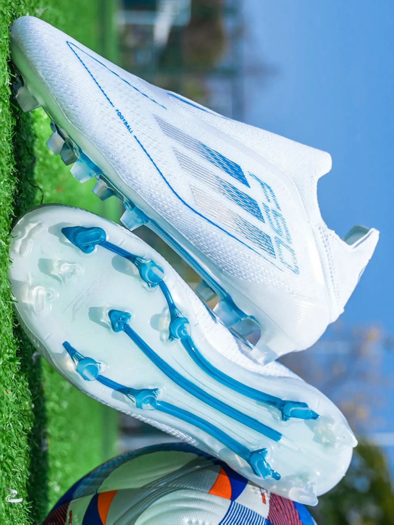 Soccer Cleats Men Women, Lightweight Breathable Firm Ground Football Boots, Anti-Slip Professional Outdoor Training Match Athletic Soccer Shoes for Adult Teenagers, Gradient Fashion Design, Sports Football Shoes, Speed Cleats