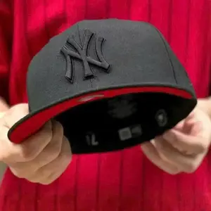 New Era MLB Snapback Hat Collection – 9FIFTY & 9FORTY Adjustable Baseball Caps, Flat Bill Snapback Style, Structured Crown, Streetwear Look for Men & Women