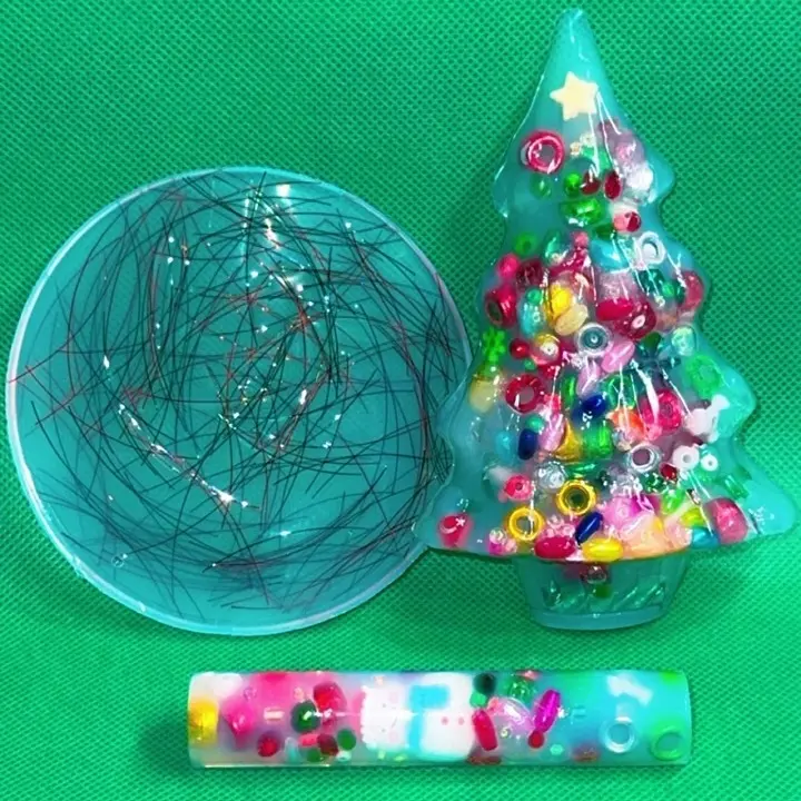 LAST CALL! Christmas Bundle Pack! Includes a SILICONE (picky) Christmas Tree, Christmas (pulling) pad & Christmas (picky) stick + bonus item as long as available! As always, all orders come with FAST shipping & FREE gifts!