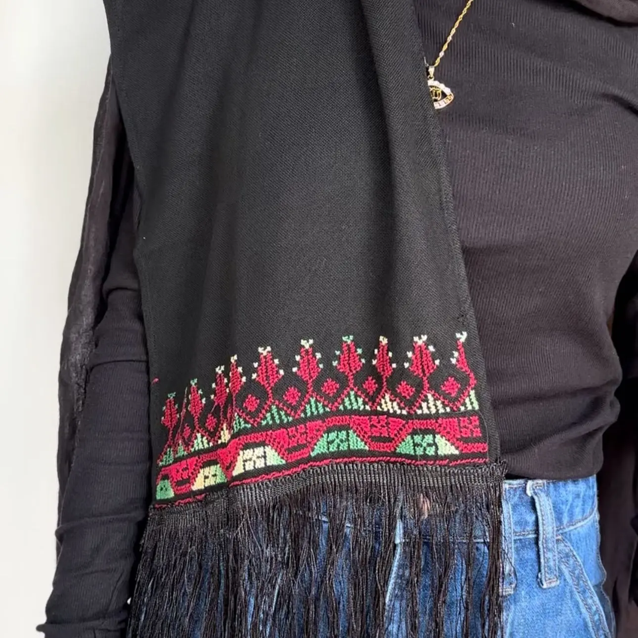 Handmade Tatreeez Shawl - Traditional Palestinian Scarf