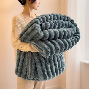 400gs Thick Solid Color Striped Warm Fleece Blanket for Bedroom Decoration, All Seasons, Gift, Comfortable and Soft Women's Blanket, Machine Washable, Modern Style Multi-purpose Soft and Comfortable Blanket, Christmas, Fleece Throw Blankets