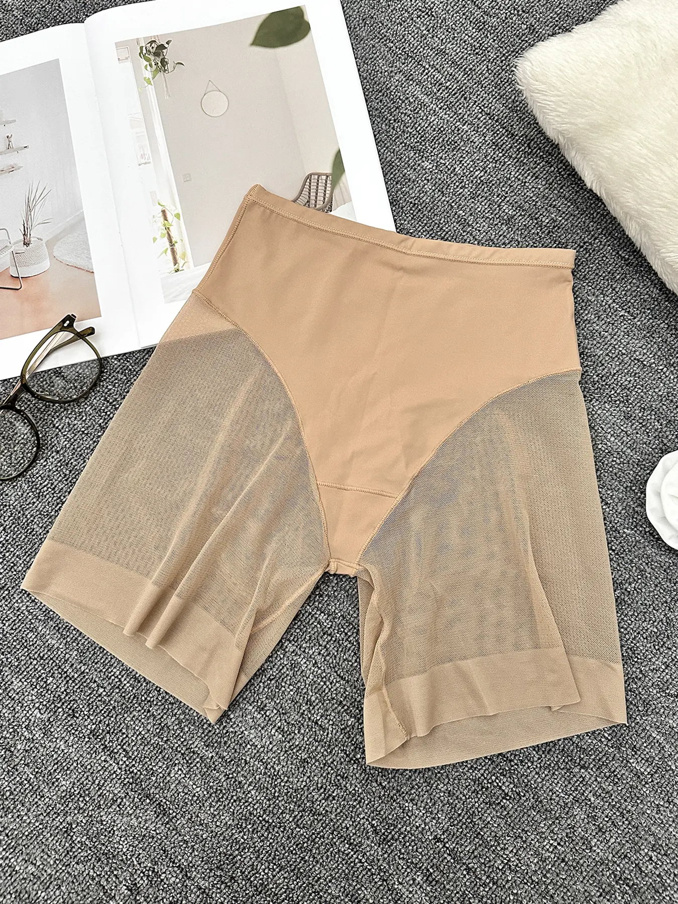 Women's Mid-Waist Thong Panties, Slim-Fit Underwear for Dresses, Lightweight Comfortable Thin Material, Casual All-Season Wear, Lightweight Summer Panties