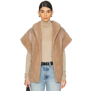 Line & Dot Ace Vest in Mushroom