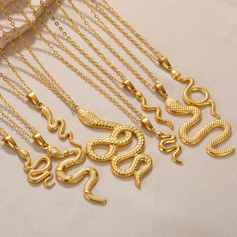 Retro Snake Pendant Necklace, Unisex High Fashion Statement Pieces, Hip-Hop Inspired Jewelry with a Luxurious Finish, Meaningful Gift