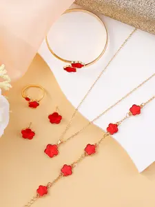A 5-piece set of fashionable five leaf clover sparkling necklace, bracelet, bracelet, earring, and ring, suitable for daily wear, vacation dates, and other occasions. It is also a surprising and exquisite small gift. Fashionable Jewelry Set