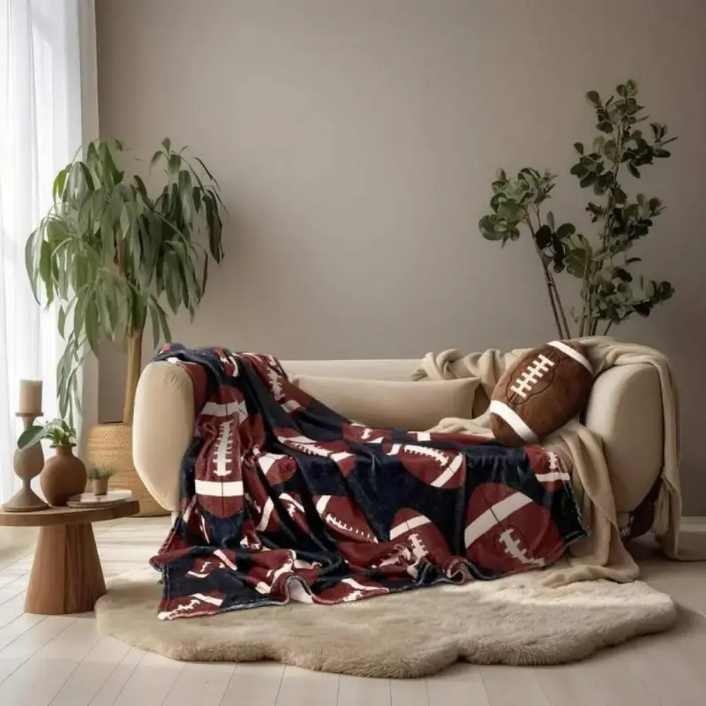 Football throwing blanket gift  For boys or men  Warm and cozy comfortable flannel football blanket  American football enthusiast, suitable for sofa and bed, room decoration, applicable all year round stylish blanket