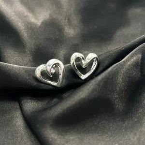 Aretes MAXI corazón cursivo 1 925