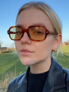 Unisex Retro Square Sunglasses, Vintage Aesthetic Eyewear, Stylish Glasses, Street Style Shades, Chic Accessory for Street Style & Beach Holidays