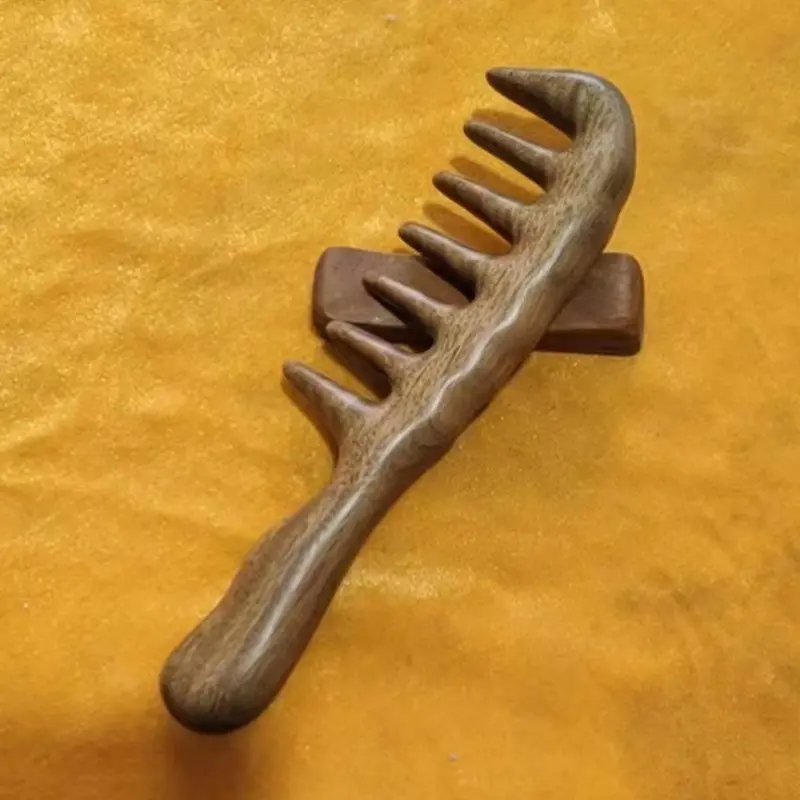 Women's Natural Sandalwood Wide-Tooth Comb (1pc) - Heat-Resistant, Anti-Static for Wavy Hair Styling and Scalp Massage