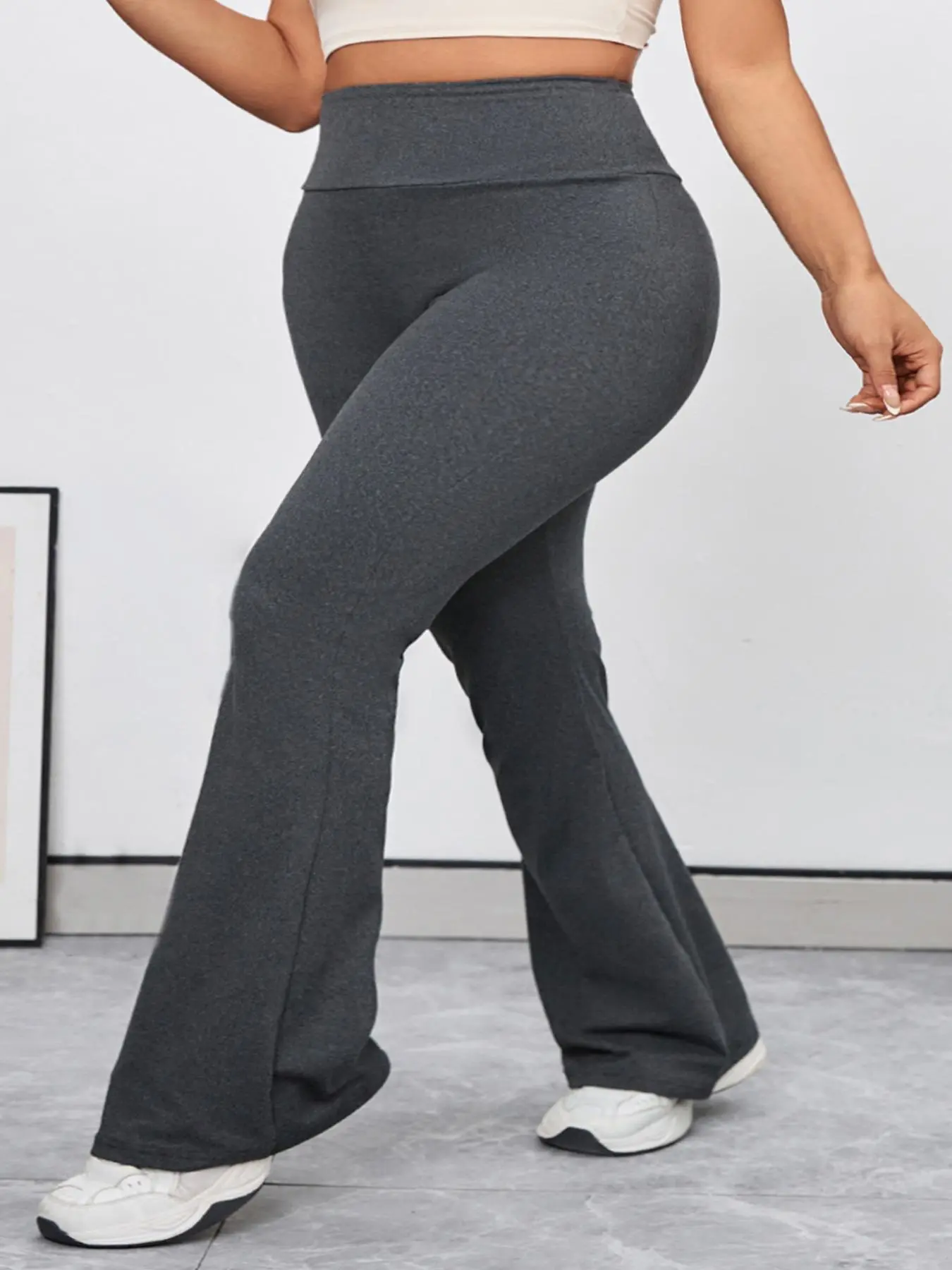 Plus Size Solid High Waist Flare Leg Sports Leggings, Breathable Wide Waistband Bell Bottom Pants for Yoga, Gym and Fitness, Women's Plus Sportswear for Summer, Solid Color Leggings, High Waisted Leggings, Yoga Activewear, Fitness Bottoms