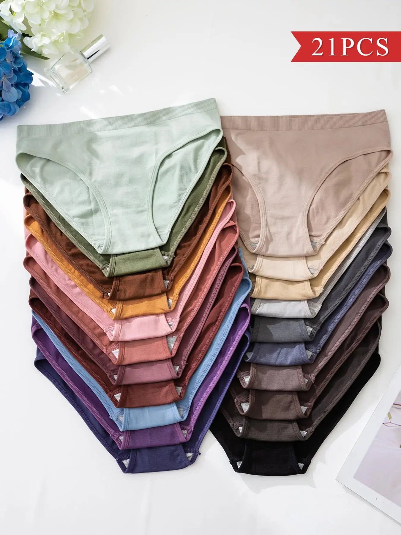 Women's Solid Color Brief, Soft Comfy Breathable Panty for Daily Wear, Casual Underwear for All Seasons