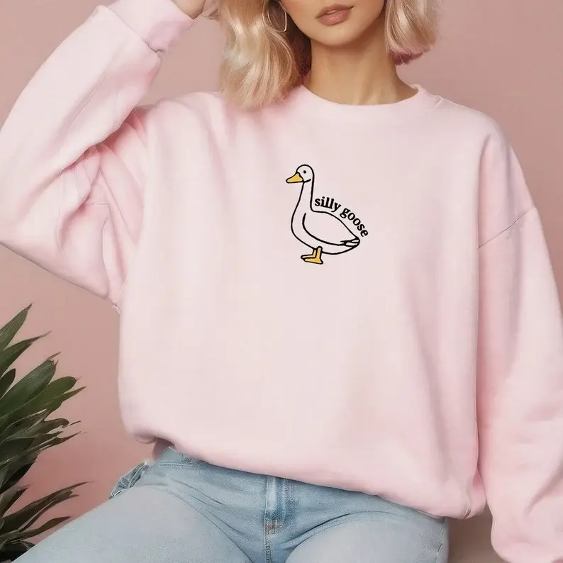 Silly Goose Sweatshirt Cute Goose Sweatshirt Funny Animal Pullover Gift for Her Aesthetic Women’s Fashion