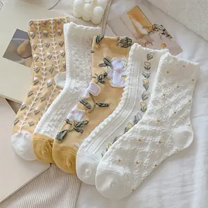 Five pairs of floral print socks, sweet and lovely tube socks, women's stockings and stockings